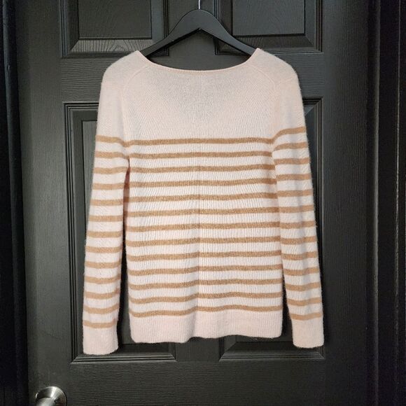 41 Hawthorn 'Shandley' Cashmere V Neck Sweater 490 - Picture 9 of 11